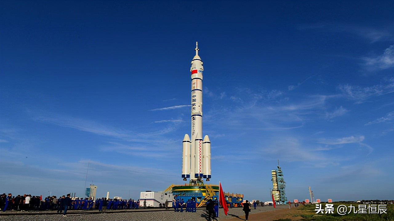 鍛ㄦ枃寮鸿鍥借冻,鍥借冻闇告皵