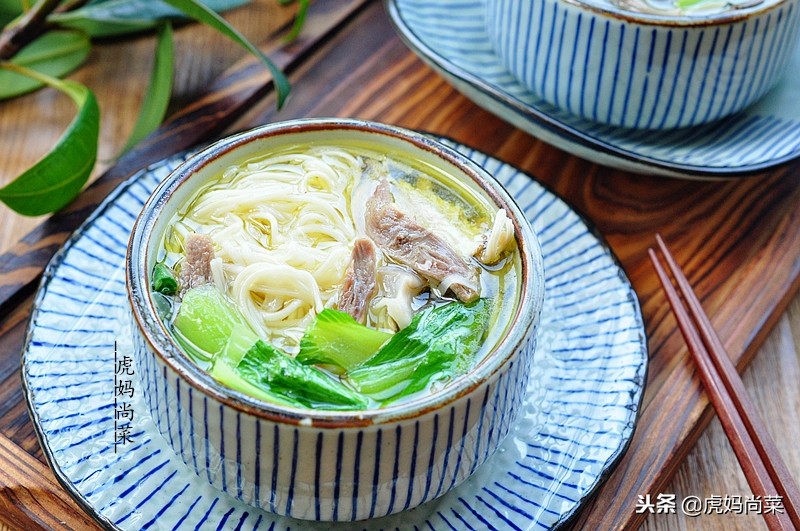 养胃鸡汤面,适合感冒吃的鸡汤面