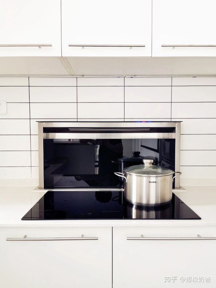 她买下40㎡自己住​，功能一个不少，却能住出100㎡的宽敞