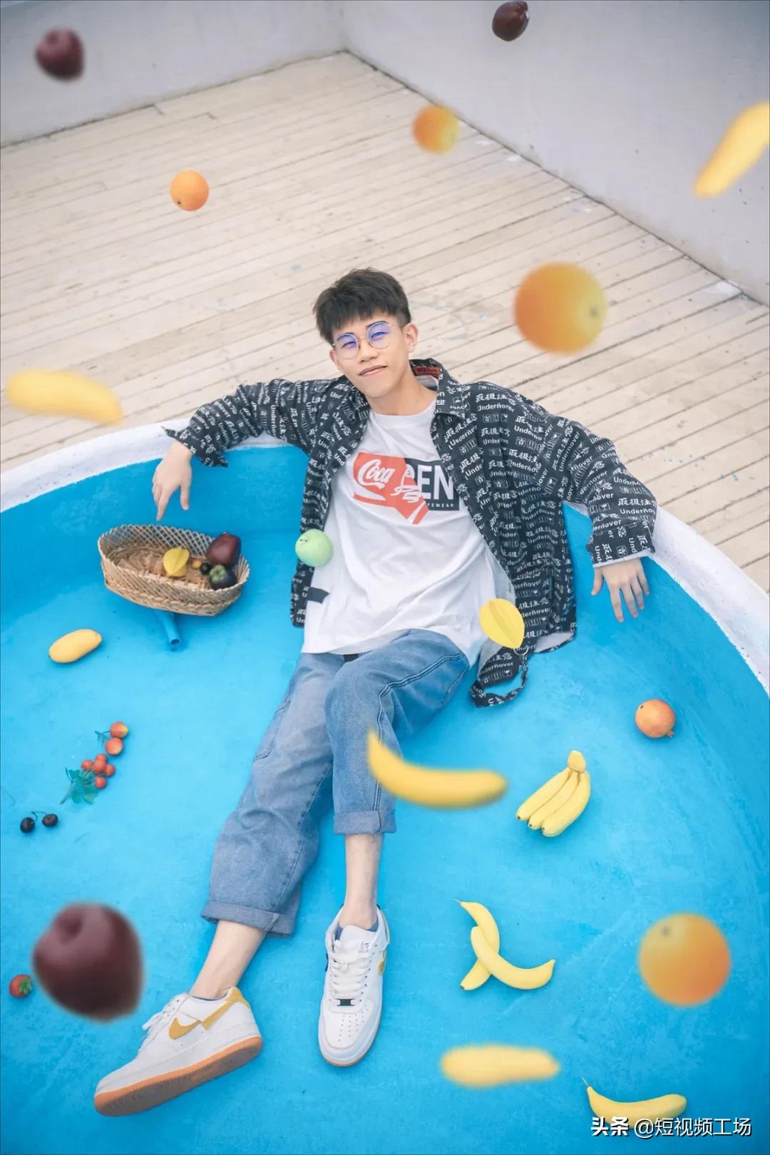 专访|靠演沙雕总裁，95后达人狂揽500万粉丝，旧梗新造怎么用？