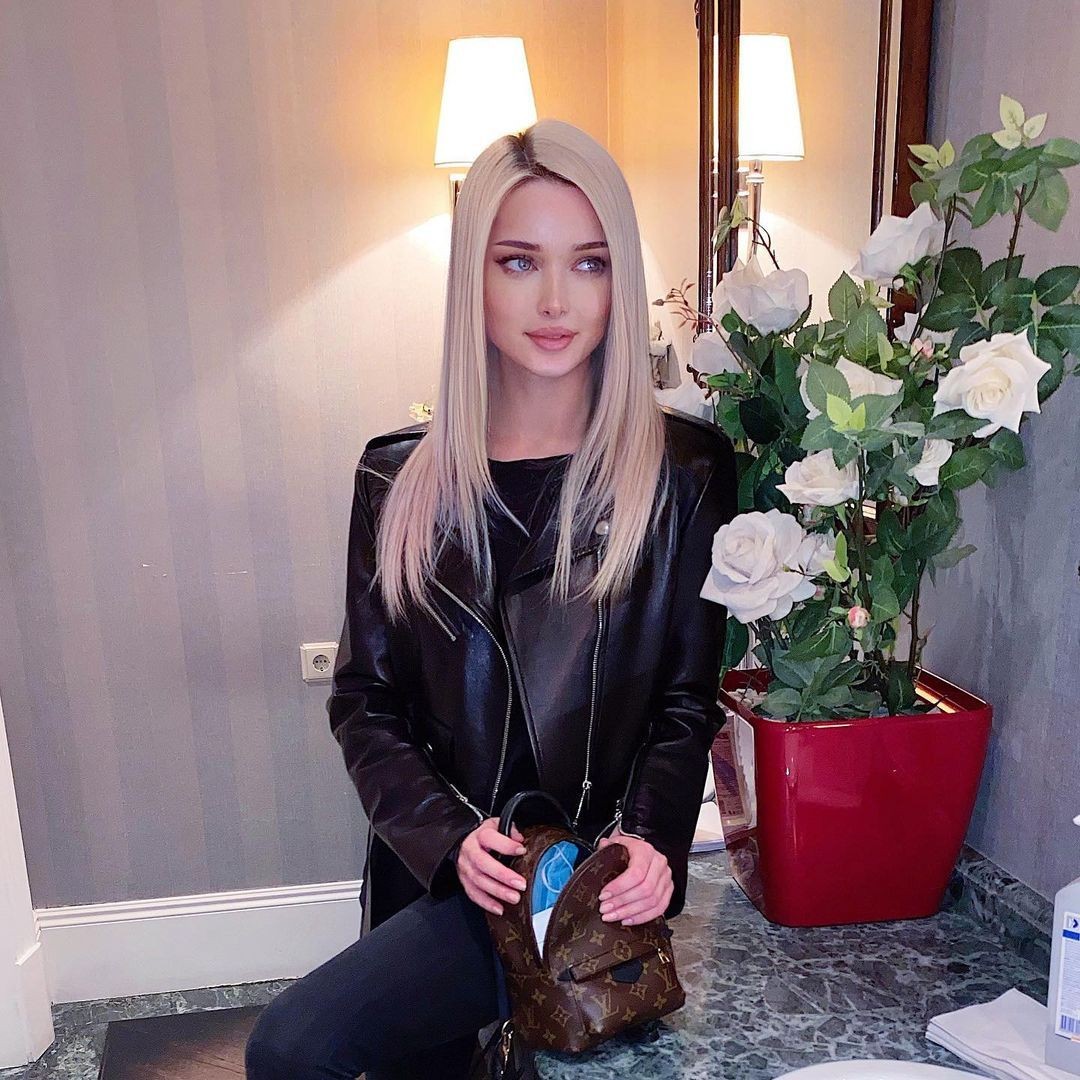 名模具备什么特征,名模身份