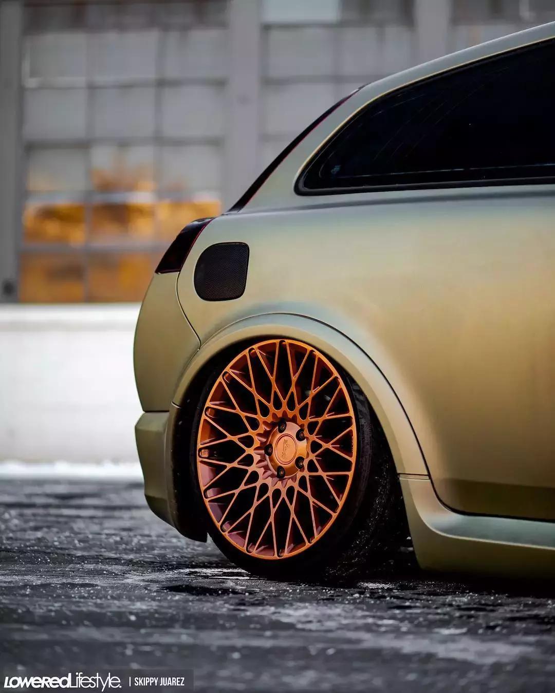 沃尔沃曾经最便宜又独特的双门车C30,没想到竟改装出如此姿态