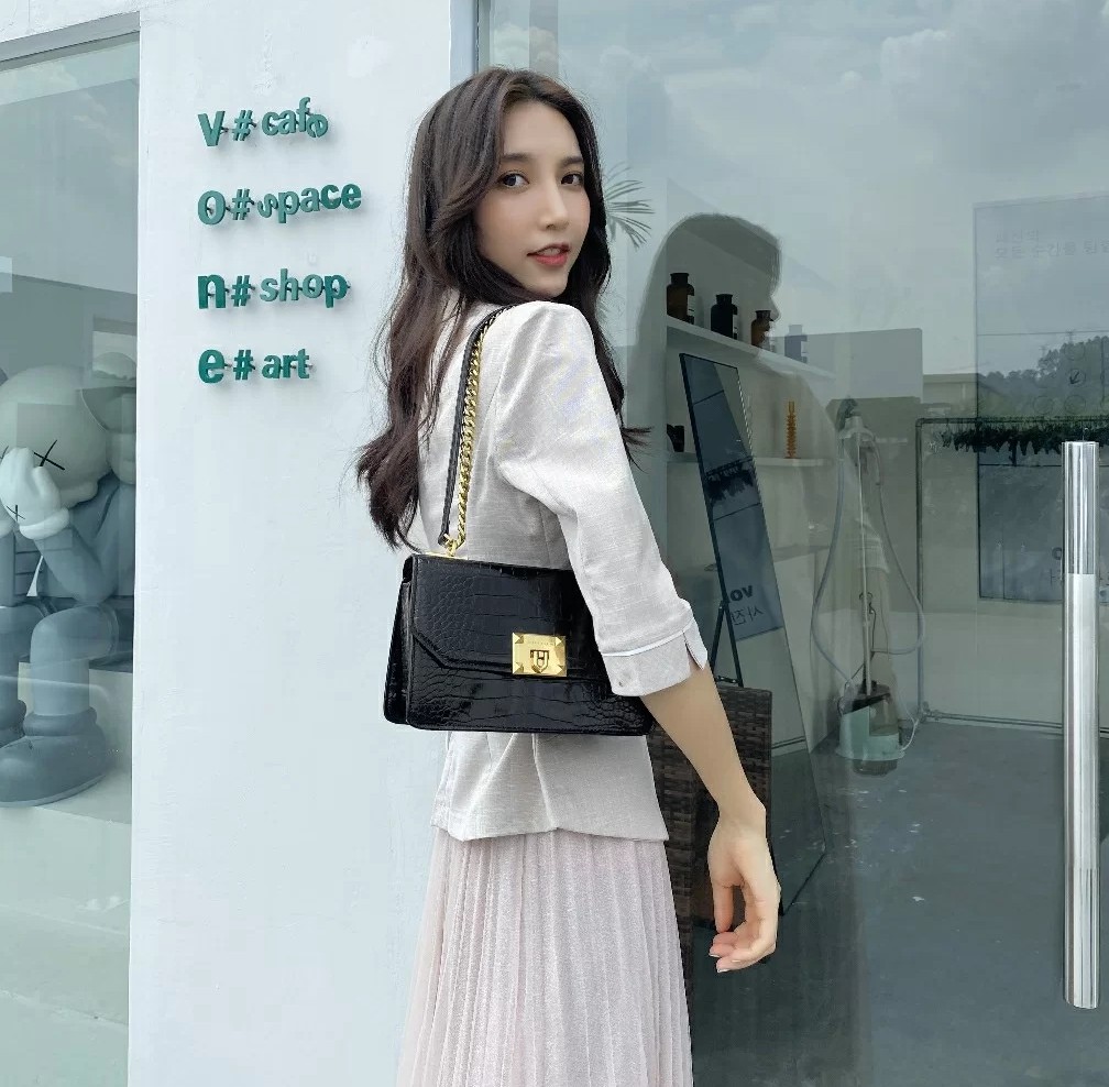 小ck新款包包穿搭,小ck的包包哪款最好看