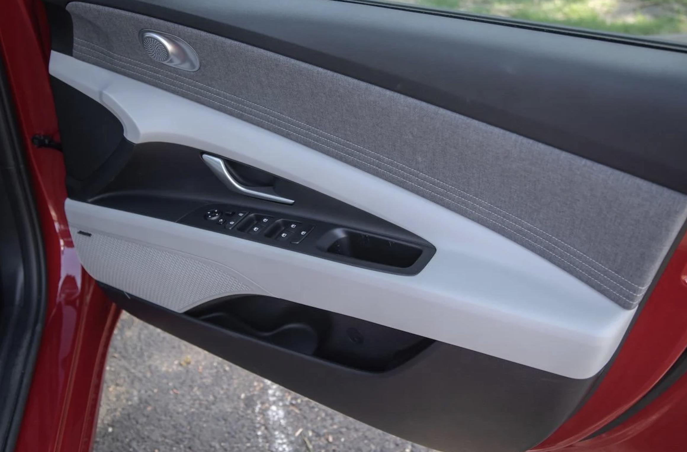 第一视角试驾伊兰特1.5,新款伊兰特10万公里测评