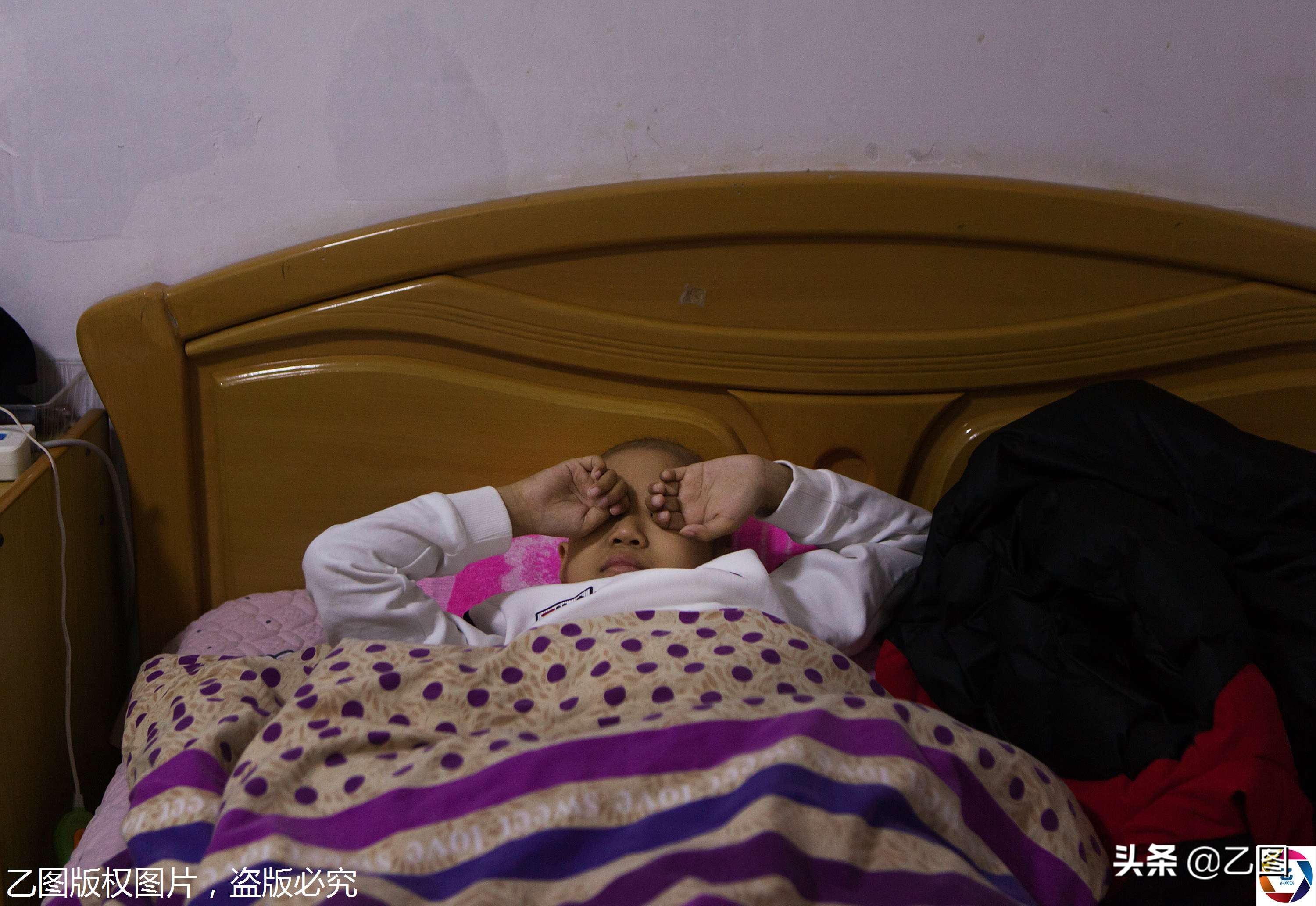 沈阳男童跳街舞视频,13岁男孩跳街舞获得冠军