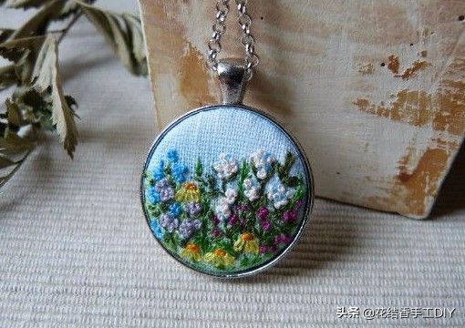 刺绣装饰项链,超级简单又可爱的刺绣教程