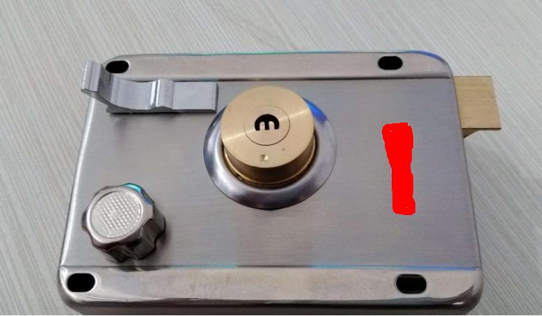 智能锁和传统防盗锁哪个好,普通锁跟智能锁哪种比较好