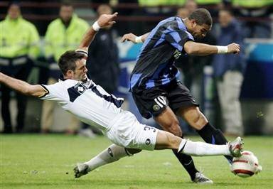 范迪克最具争议的铲球,足球铲球易犯错误