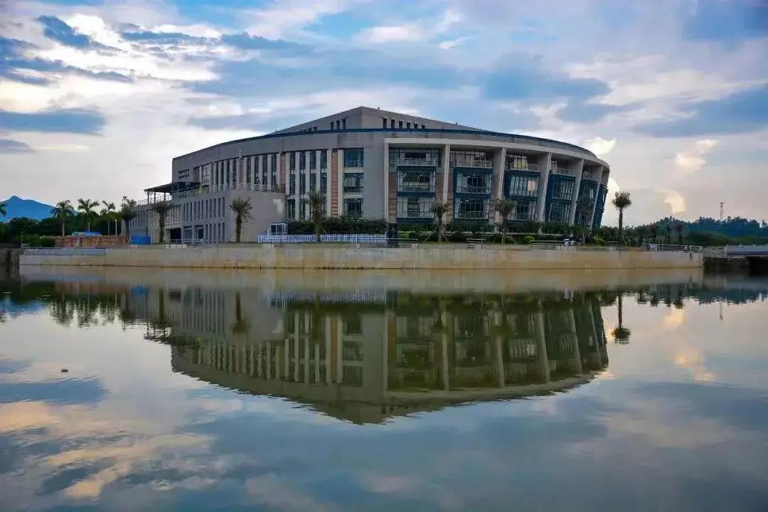 广东省大专创新院校排名,广东深职学院最低排名