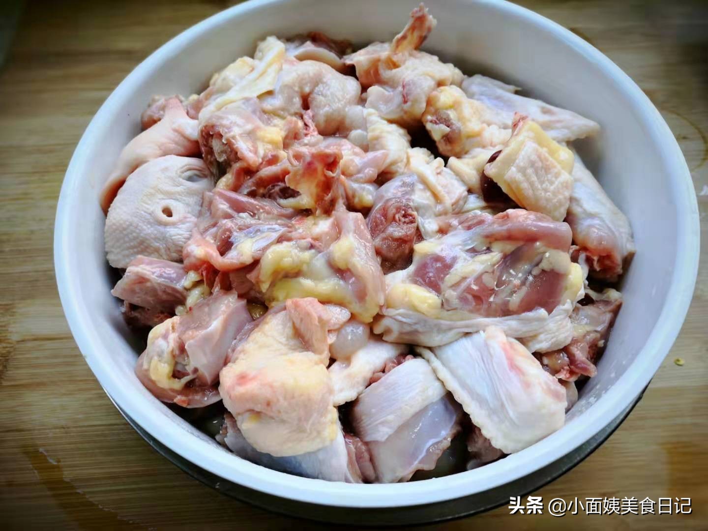 过年了,教你做一道土豆烧鸡的做法,味道不输大盘鸡,做法超简单