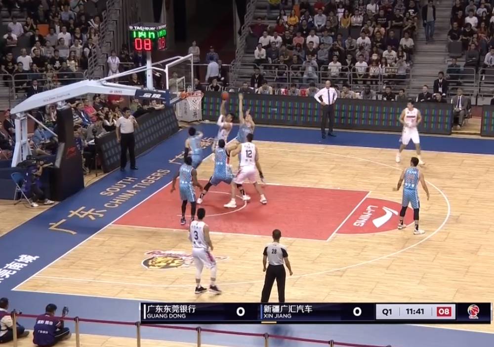 广东新疆加时孟铎绝杀全场回放,cba广东孟铎绝杀