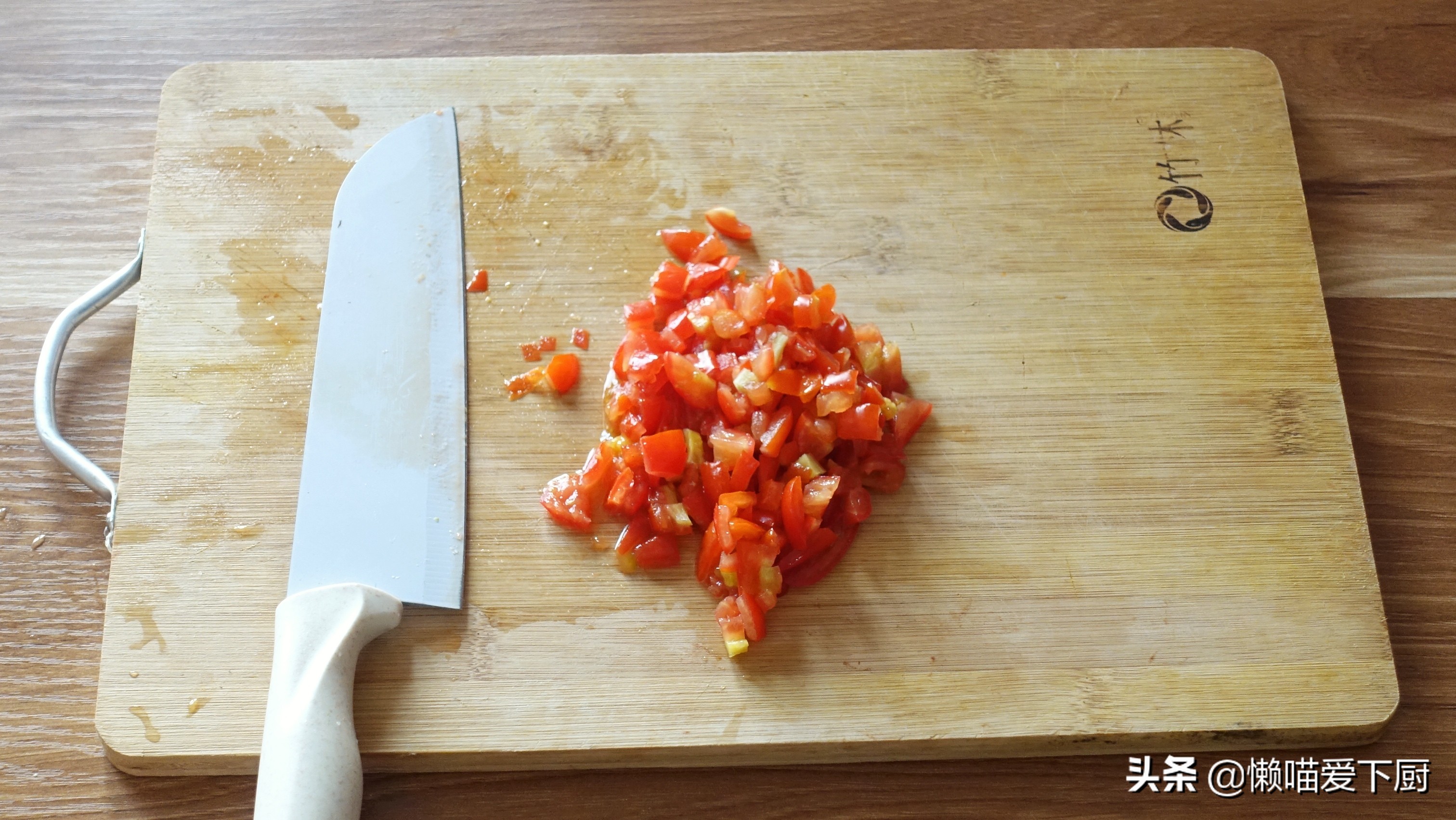 番茄鸡蛋虾饼怎么做,虾仁西红柿鸡蛋饼又软又好吃视频