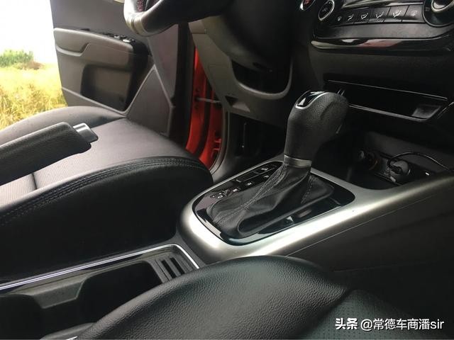 起亚kx32016红色,起亚kx3红色