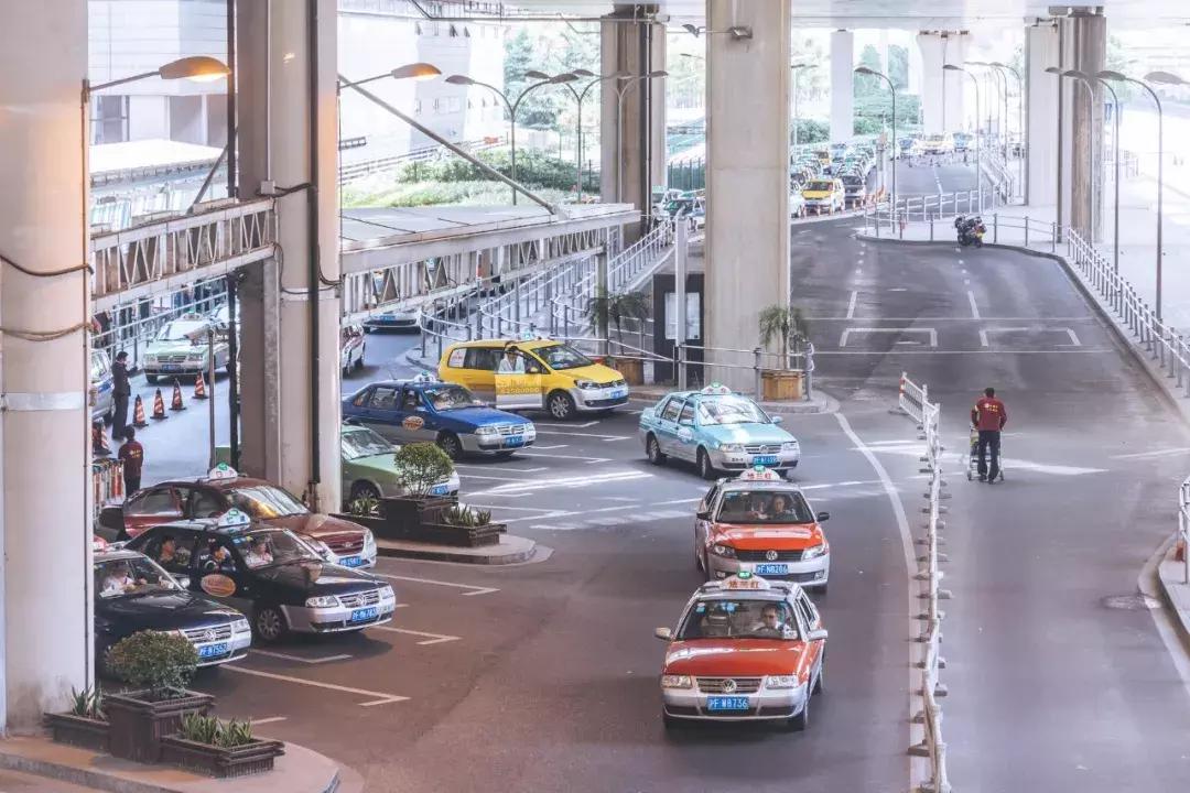 一样是出差包租车，为什么别人比你省更多，还能租到奔驰车？