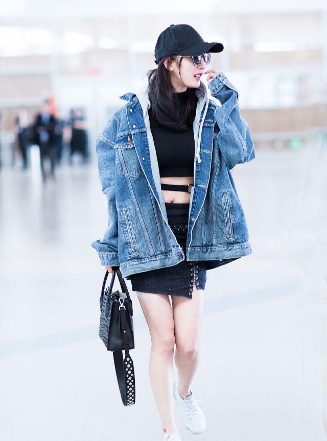 杨幂秀身材露脐装,杨幂露脐装露肚子