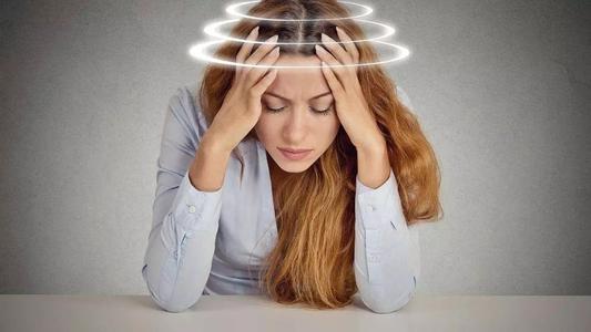 脉络膜新生血管导致视力下降,感觉自己视力下降补救方法