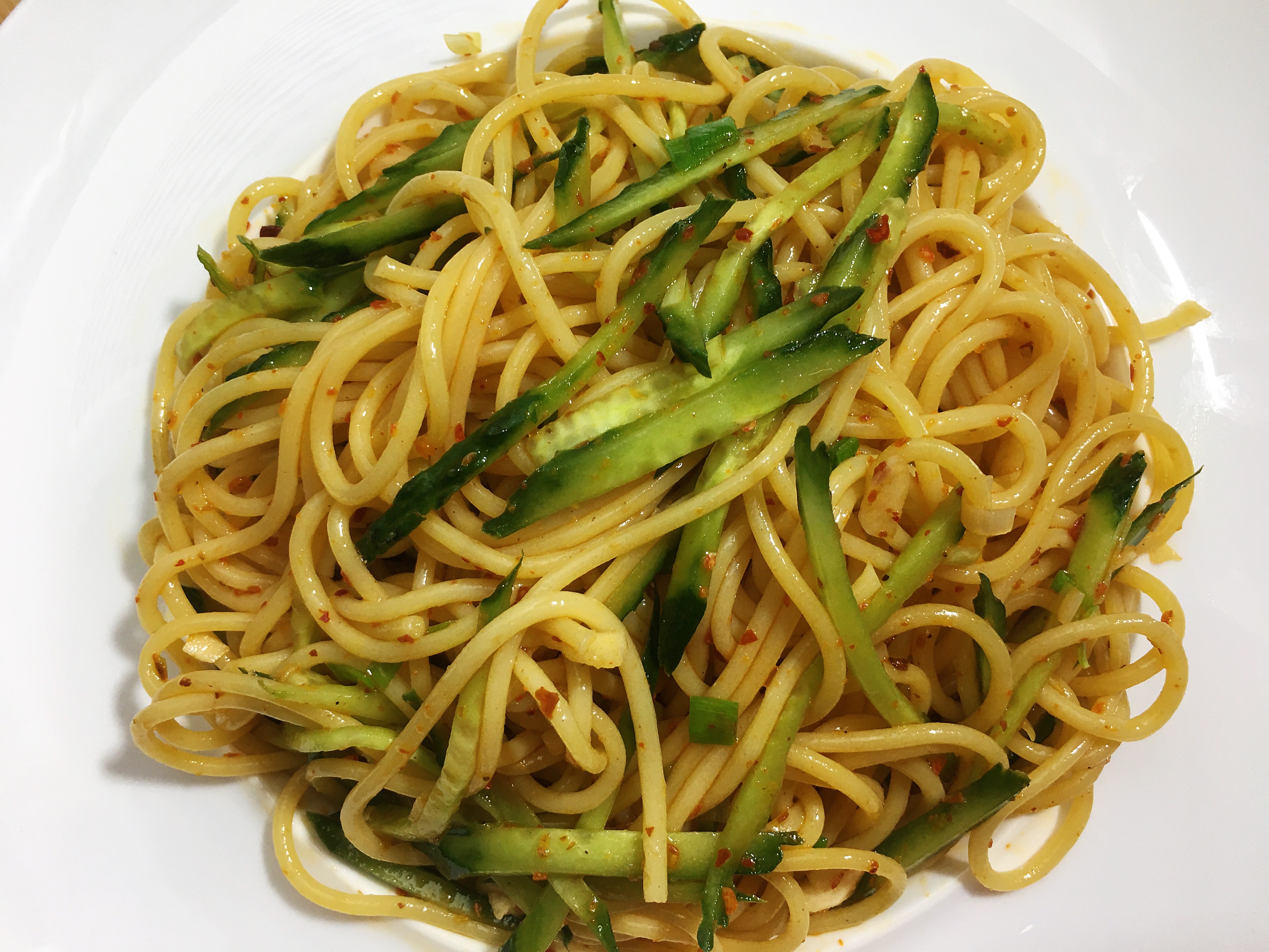 玉米面条先泡后煮的视频,玉米面条生吃