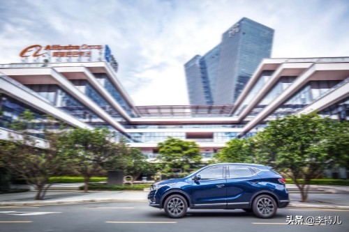 抢先试驾东南dx7,东南dx7星跃顶配