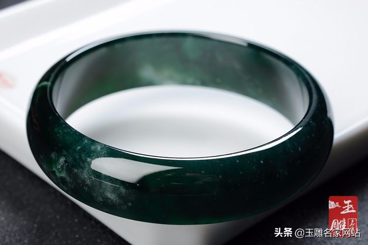 如何鉴别玉镯的真假最直接的方法,怎么辨别玉镯的真假简单方法