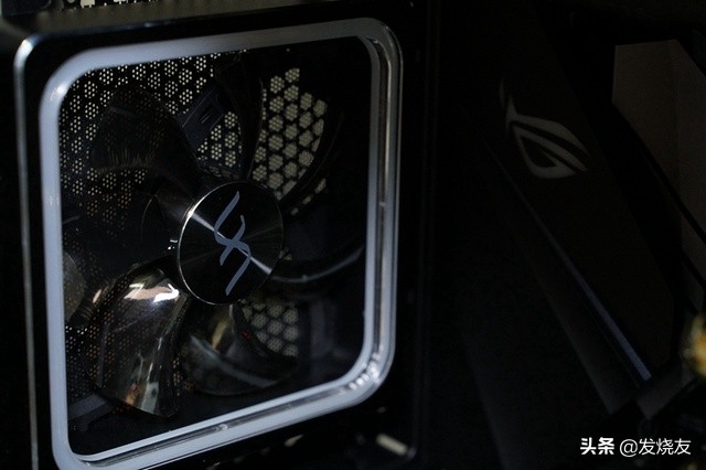 沉默是金~NZXTH700黑金电脑水冷装机秀