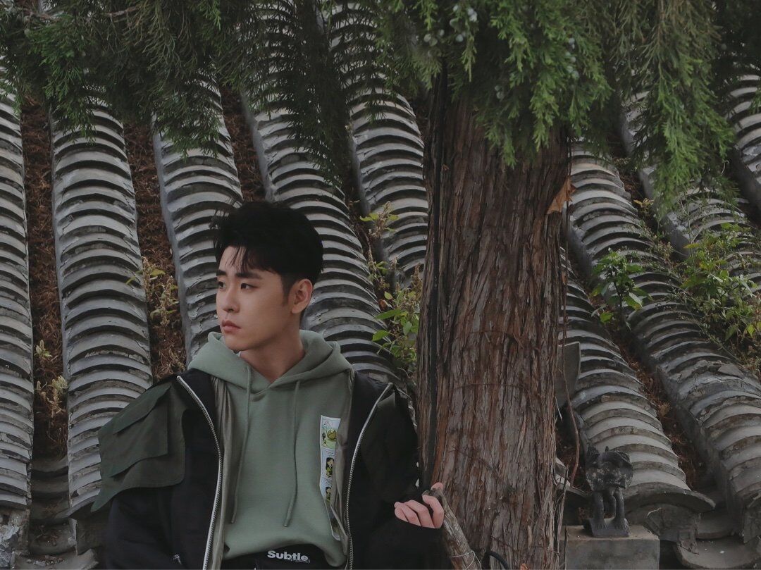 壁咚大明星张云雷完整版,贵圈采访张云雷文字完整视频