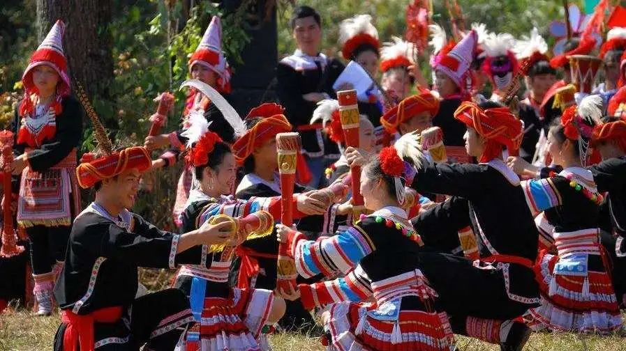 外省旅游团探秘广西巴马长寿之旅,巴马旅游探索巴马的奇妙之旅