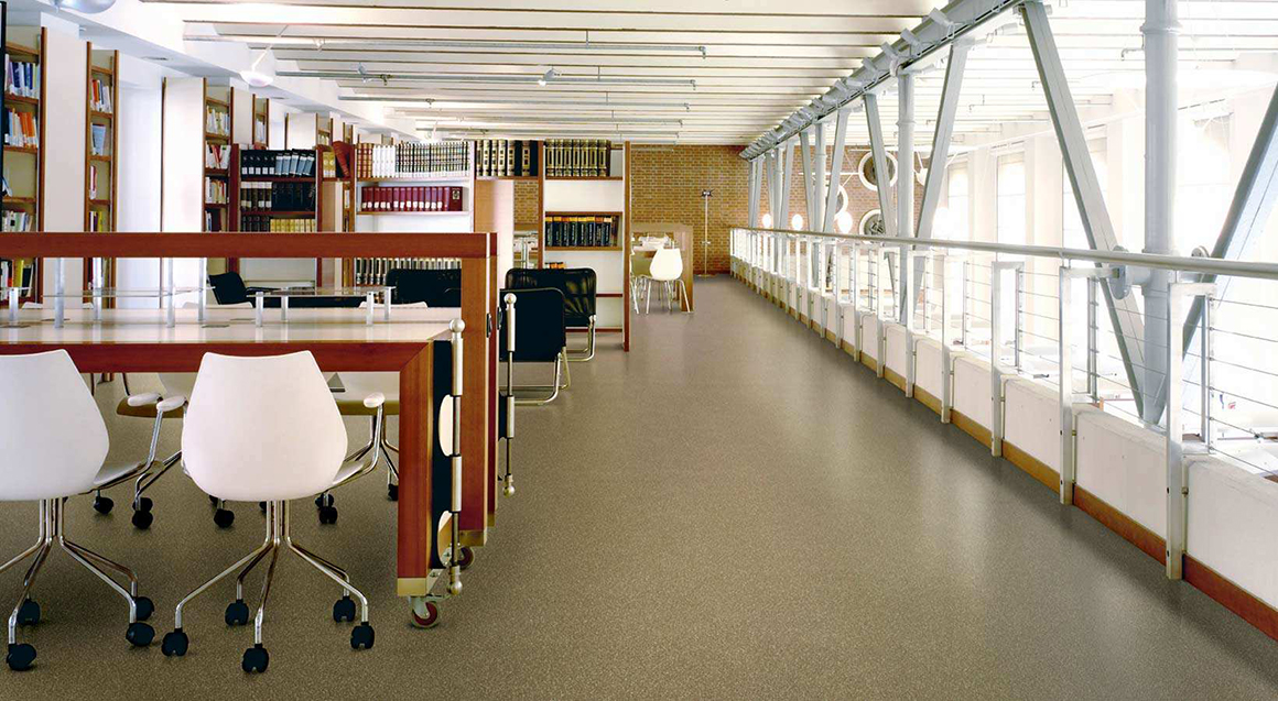 pvc地板塑胶地板适合家用吗,pvc塑胶地板一平方多少钱