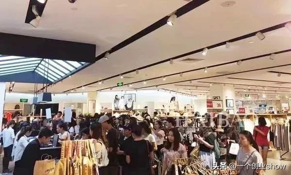 优衣库大卖300亿,优衣库新店开业方案