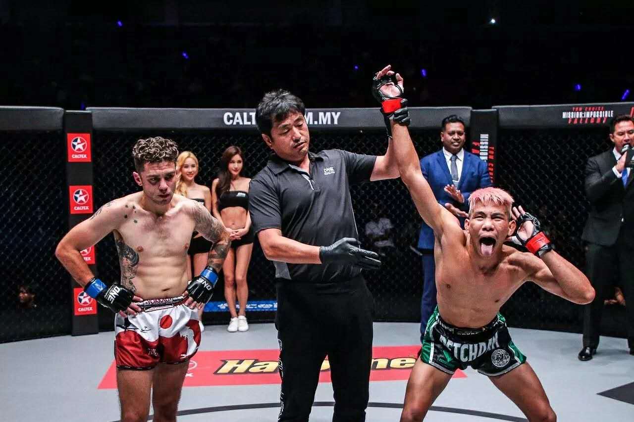 将杀马特带上国际擂台，如今他又要挑战下一任播求