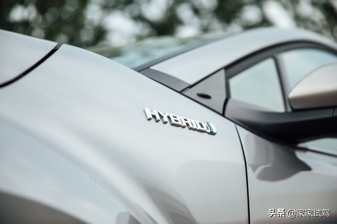 年轻人的第一辆suv选谁更合适,年轻人第一辆车推荐suv保值