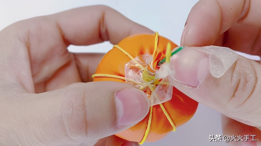 创意气球手工简单做法,长气球做南瓜造型