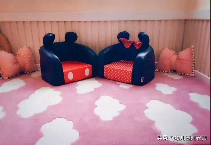 幼儿园班级门头布置图片米奇,幼儿园米奇红花墙布置