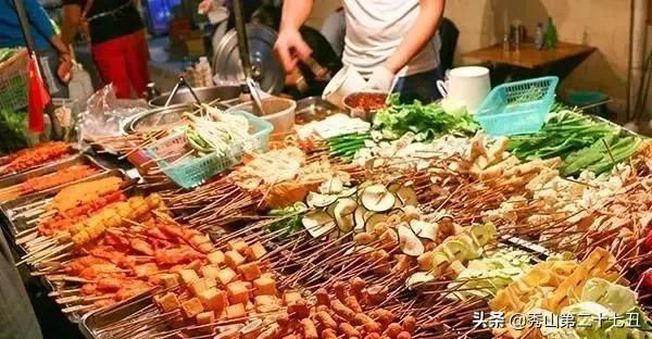 手抓饼适合学校摆摊的小吃,街边的小吃手抓饼有哪些种类