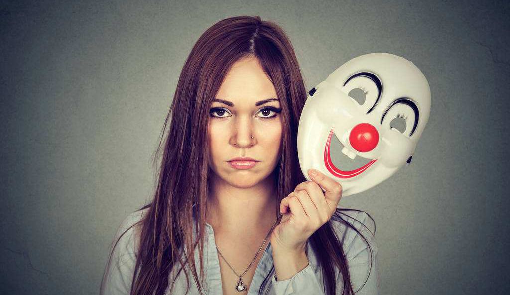 对付小人不需要翻脸几招就够了,遇到不要脸的小人应该怎么对付