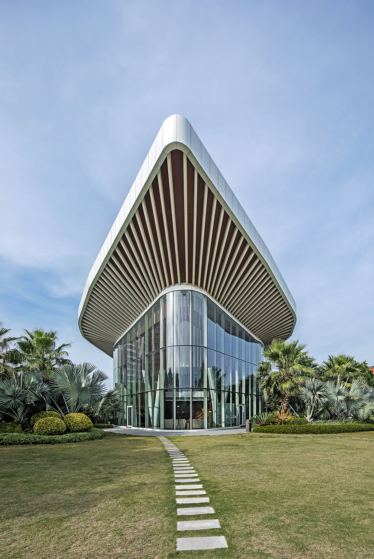 漂浮的船,漂浮的游轮