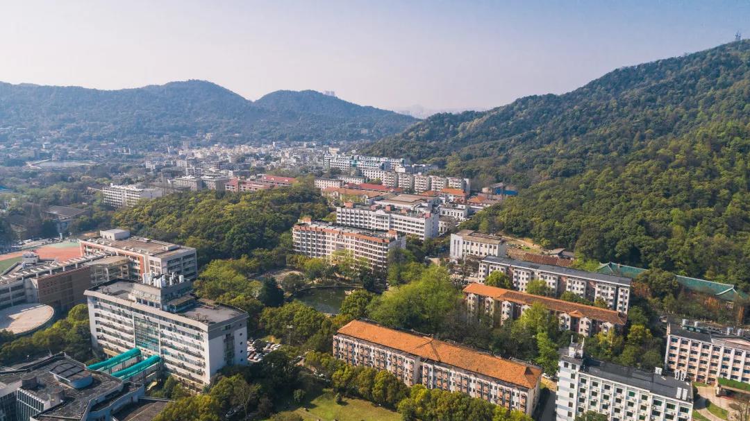 辉煌工大,百年湘雅,厚德铁道!这里,是中南大学!