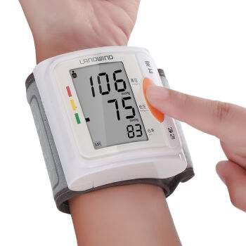 老人自测智能血压表,老年人测测心率血压仪器