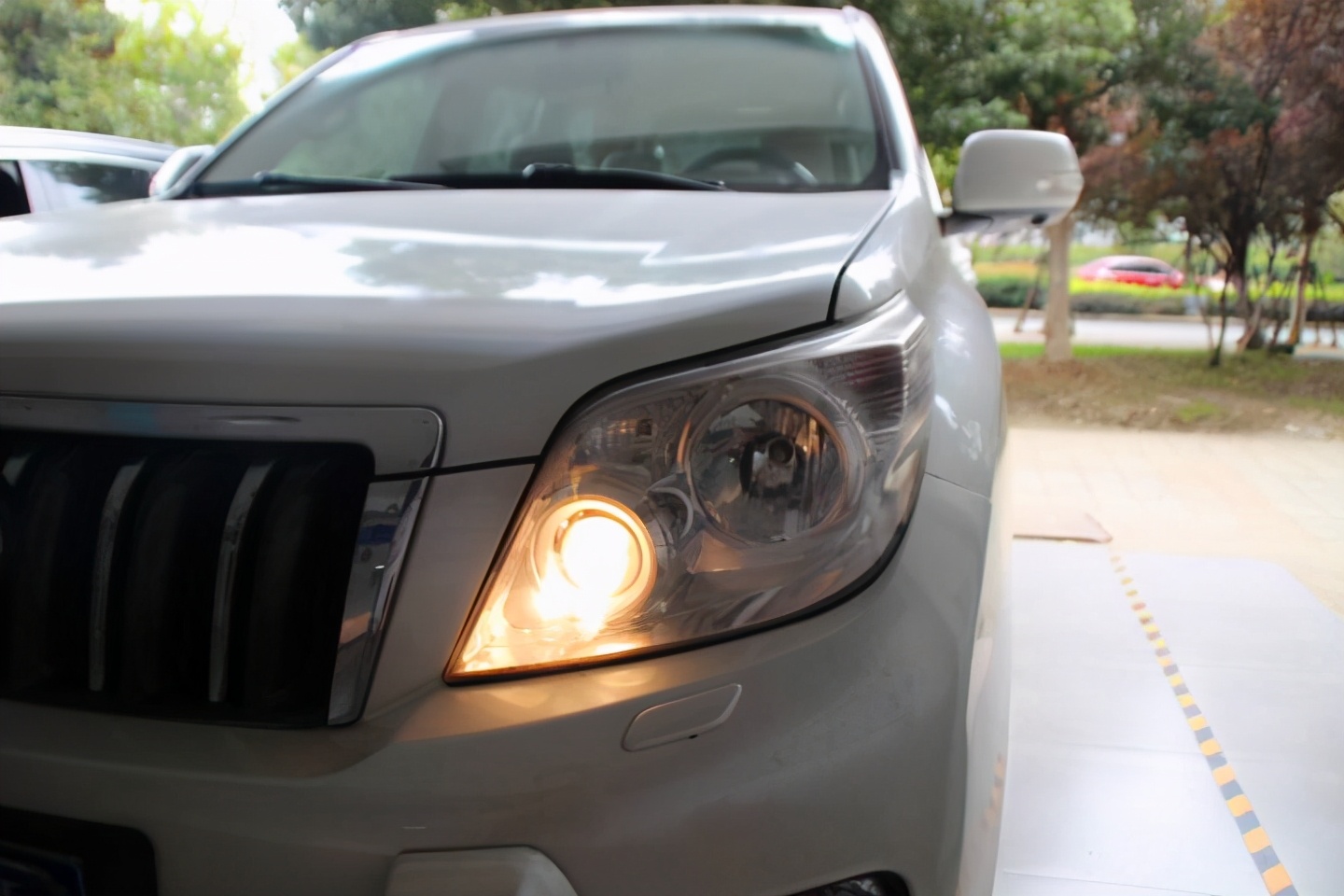 丰田普拉多改led透镜需要解码么,丰田普拉多led透镜大灯改装教程