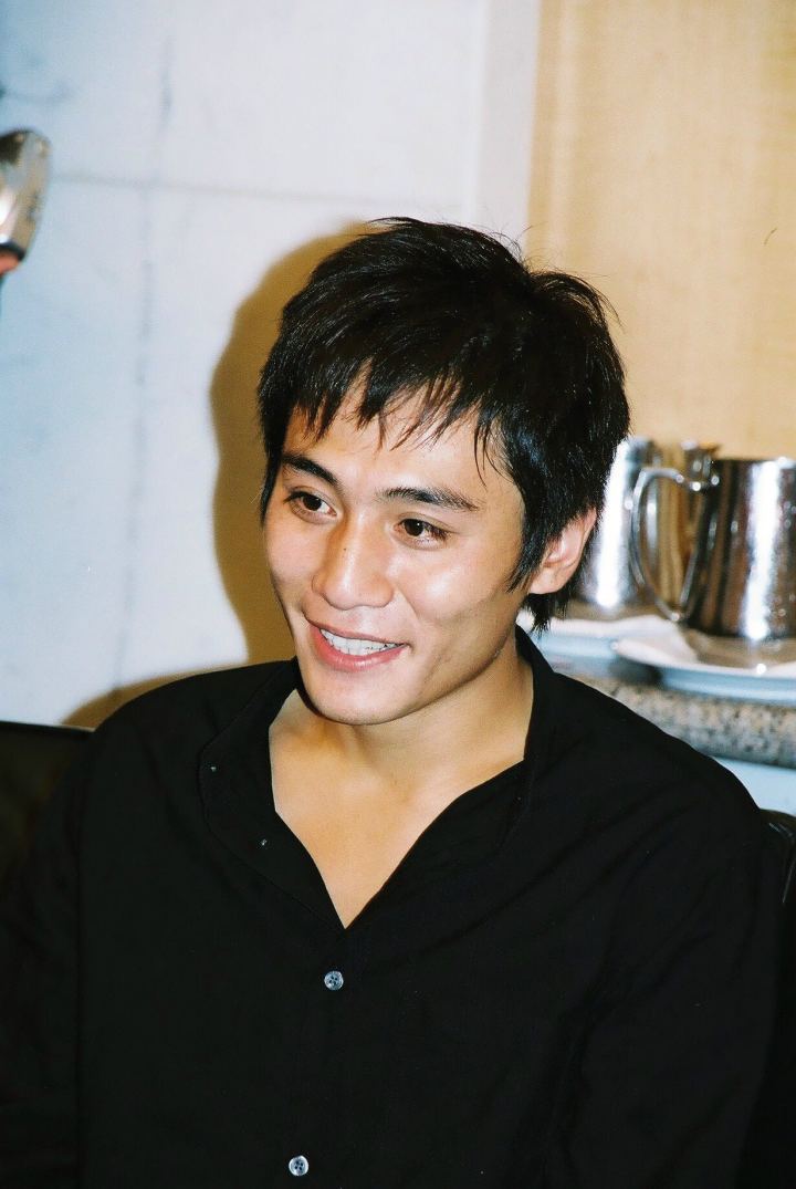 “盖世*男美**子”刘烨：从文弱小生到肌肉硬汉，靠健身改变身材