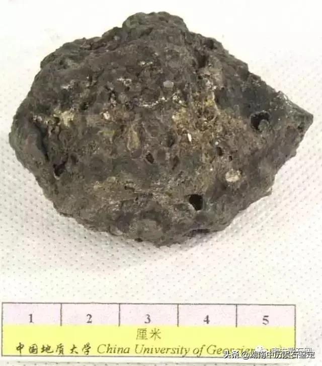 月球陨石与地球矿石的区别,月球陨石和矿石有什么区别