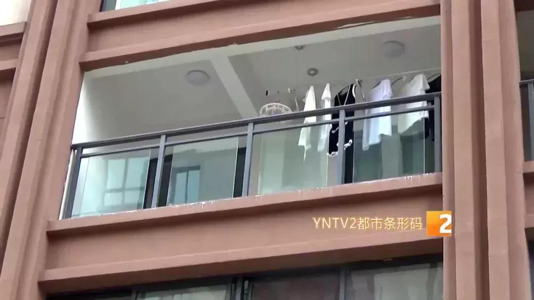 女子自称*迁拆**户，手上十几套房，结果产权证是P的……出事了！受骗租客警方喊你来报案