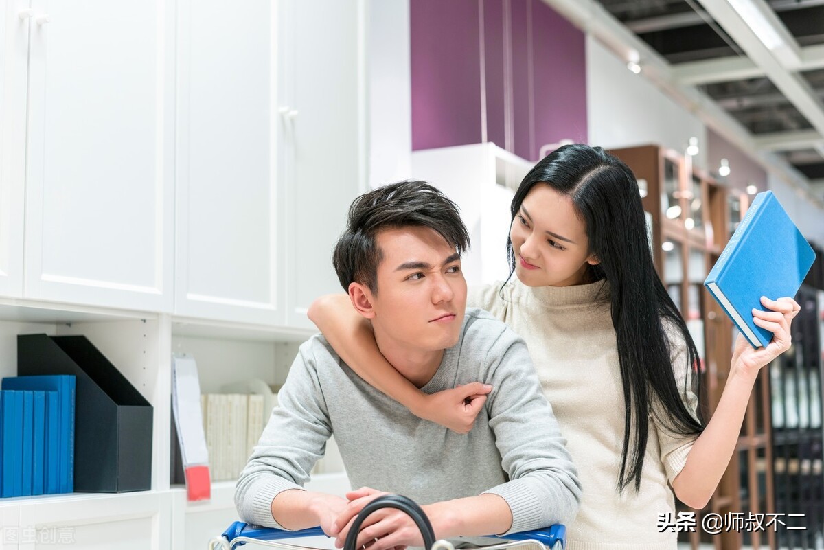 两性关系:男女在感情中无法自拔?可以尝试做这3件小事