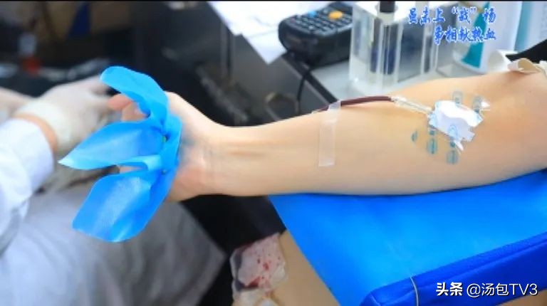 他们未上“战”场但他们争相献热血