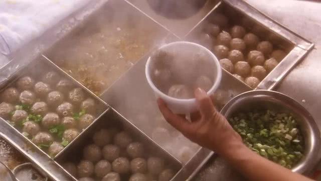 24年前，周星驰抓住一个灵感，拍出一部喜剧，观众看后直流口水