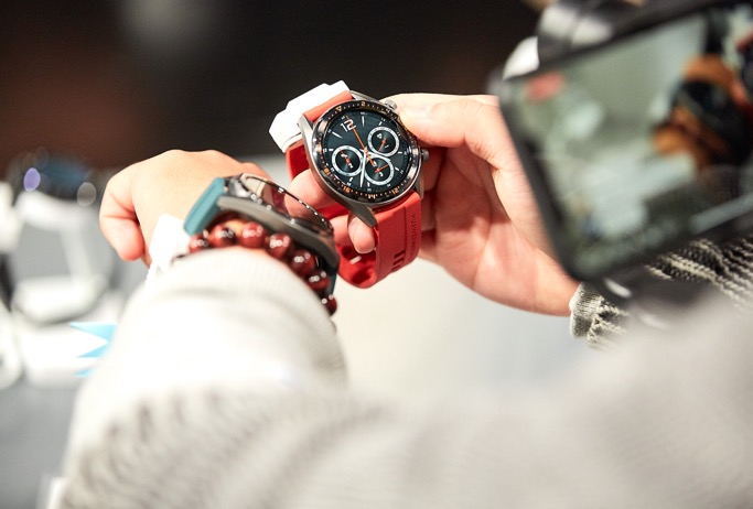 华为watchgt表盘有几种款式,华为watchgt雅致款表盘是否可转动