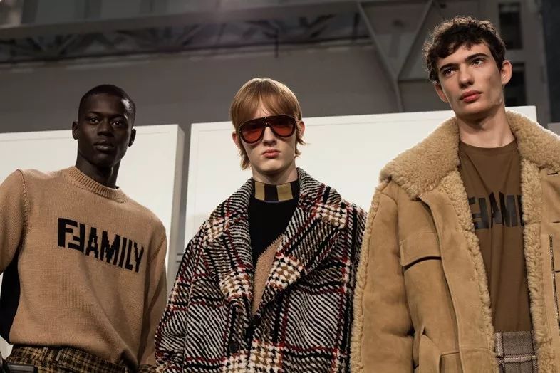 fendi奢潮穿搭,fendi经典时尚