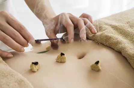 为什么艾灸的时候会上火,艾灸涌泉穴上火怎么回事