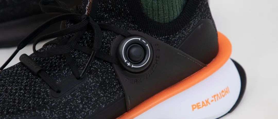 安踏和鸿星尔克跑鞋哪个穿上舒服,安踏跑鞋和鸿星尔克哪个好