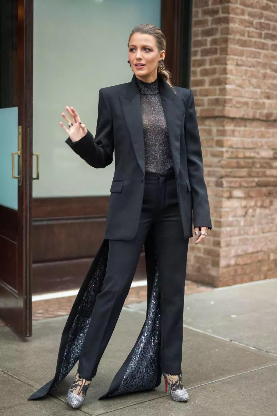 男士黑色羽绒服配什么打底衫,黑羽绒服大衣配什么打底衫