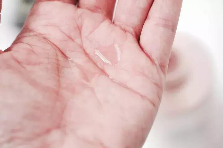 化妆水深层清理,化妆水深度补水